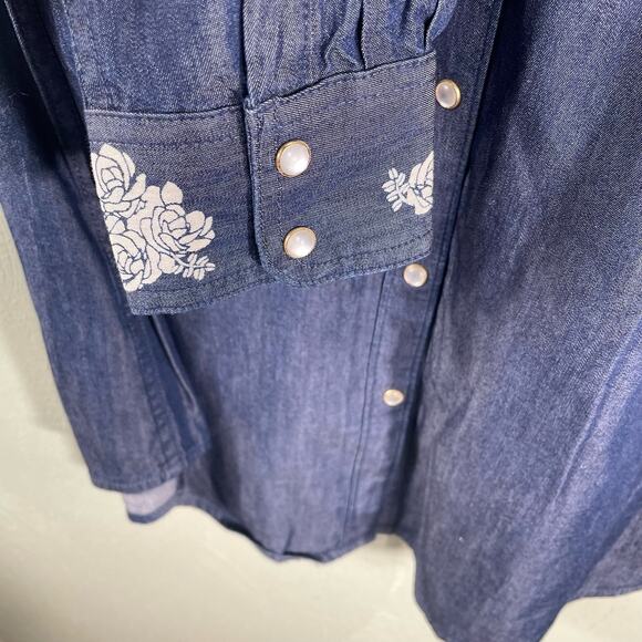 Bit & Bridle Indigo Denim Long Sleeve Button Down Western Women Shirt Size M - Picture 3 of 8